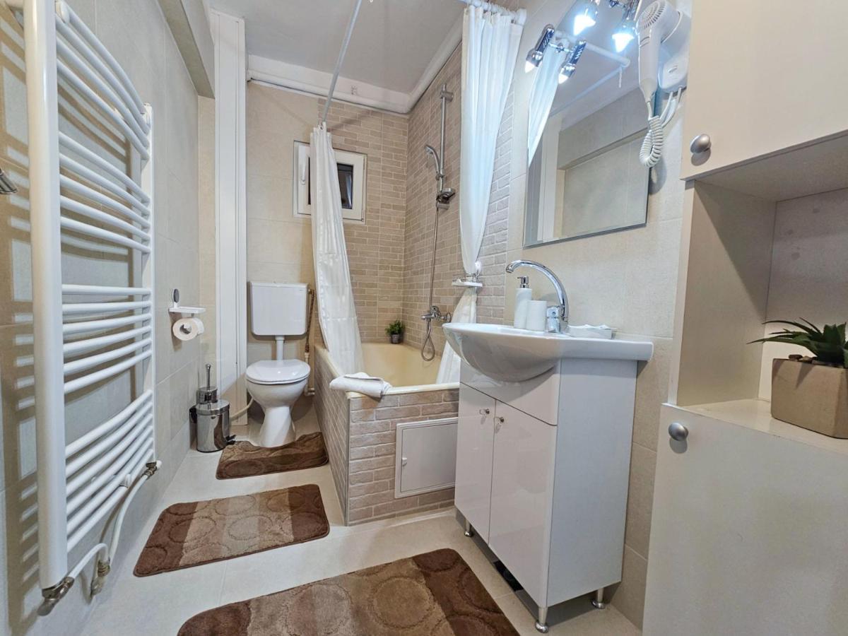 Central Park Apartment Turda Eksteriør bilde